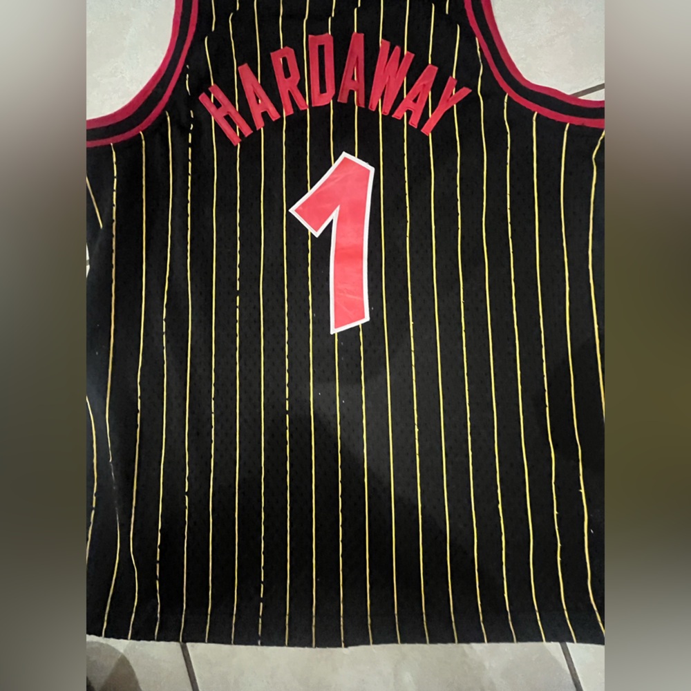Penny Hardaway black and red Mitchel & ness magic jersey